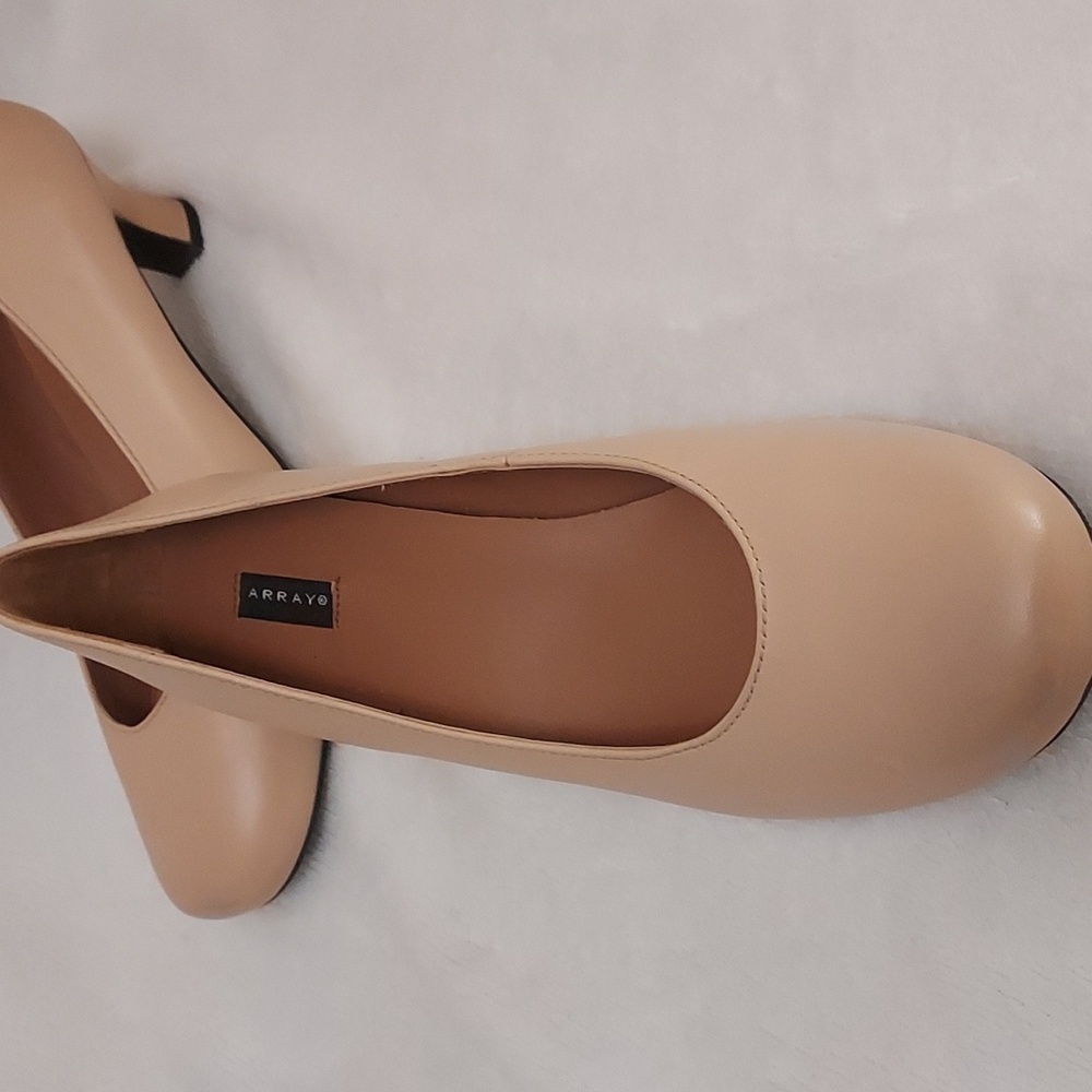 Array Low Heels - Picture 10 of 14